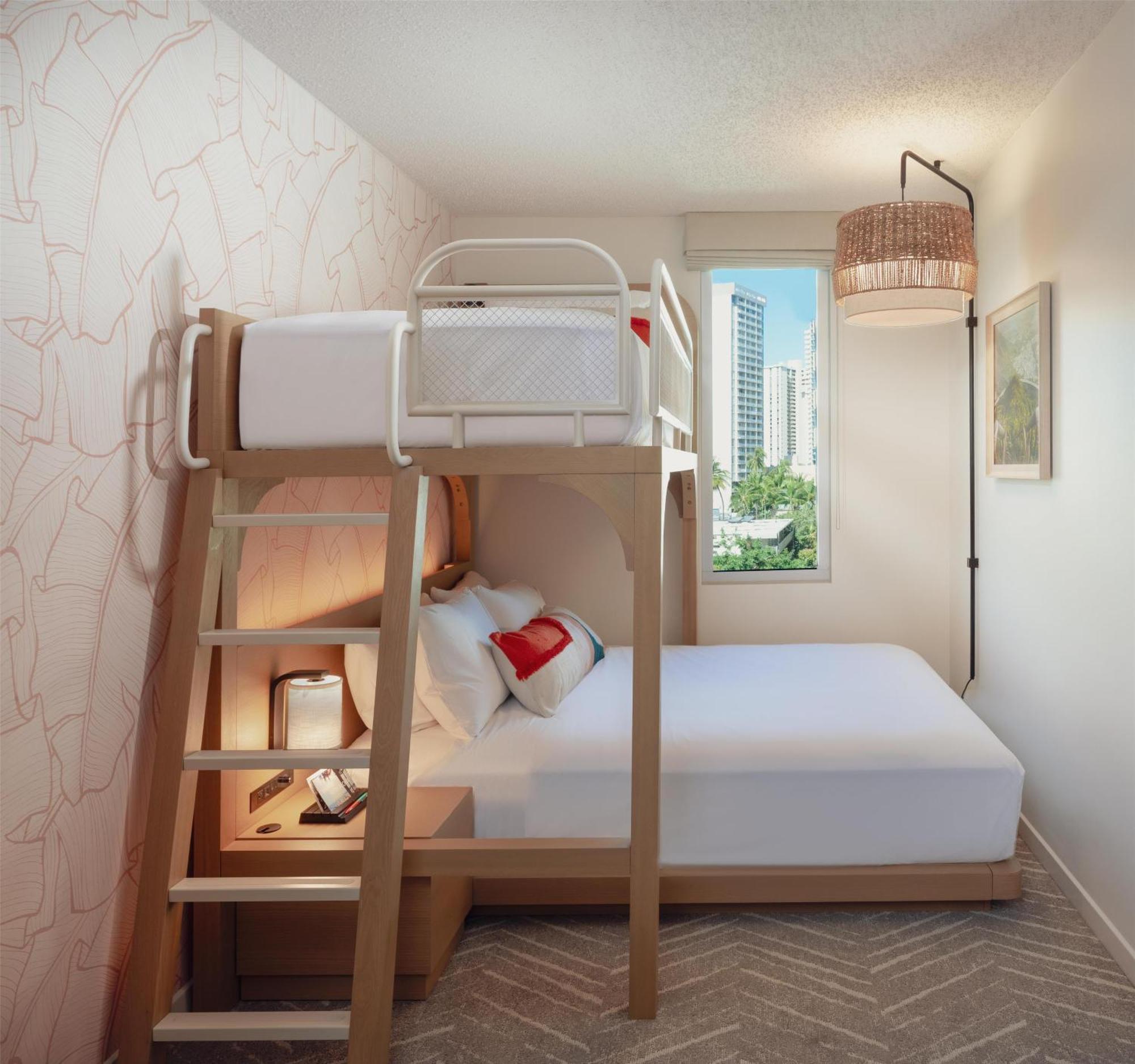 Romer Waikiki At The Ambassador 4*