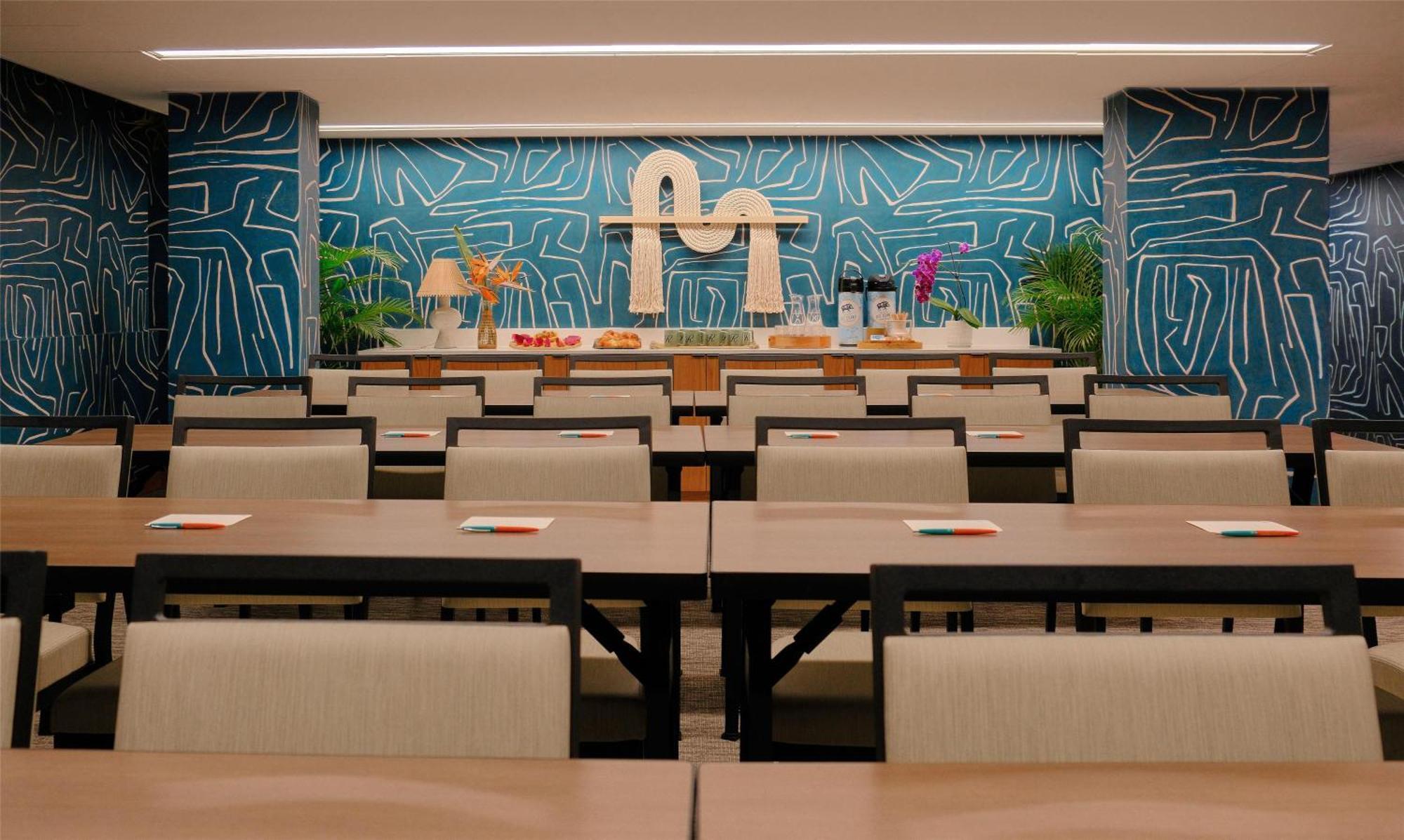Romer Waikiki At The Ambassador