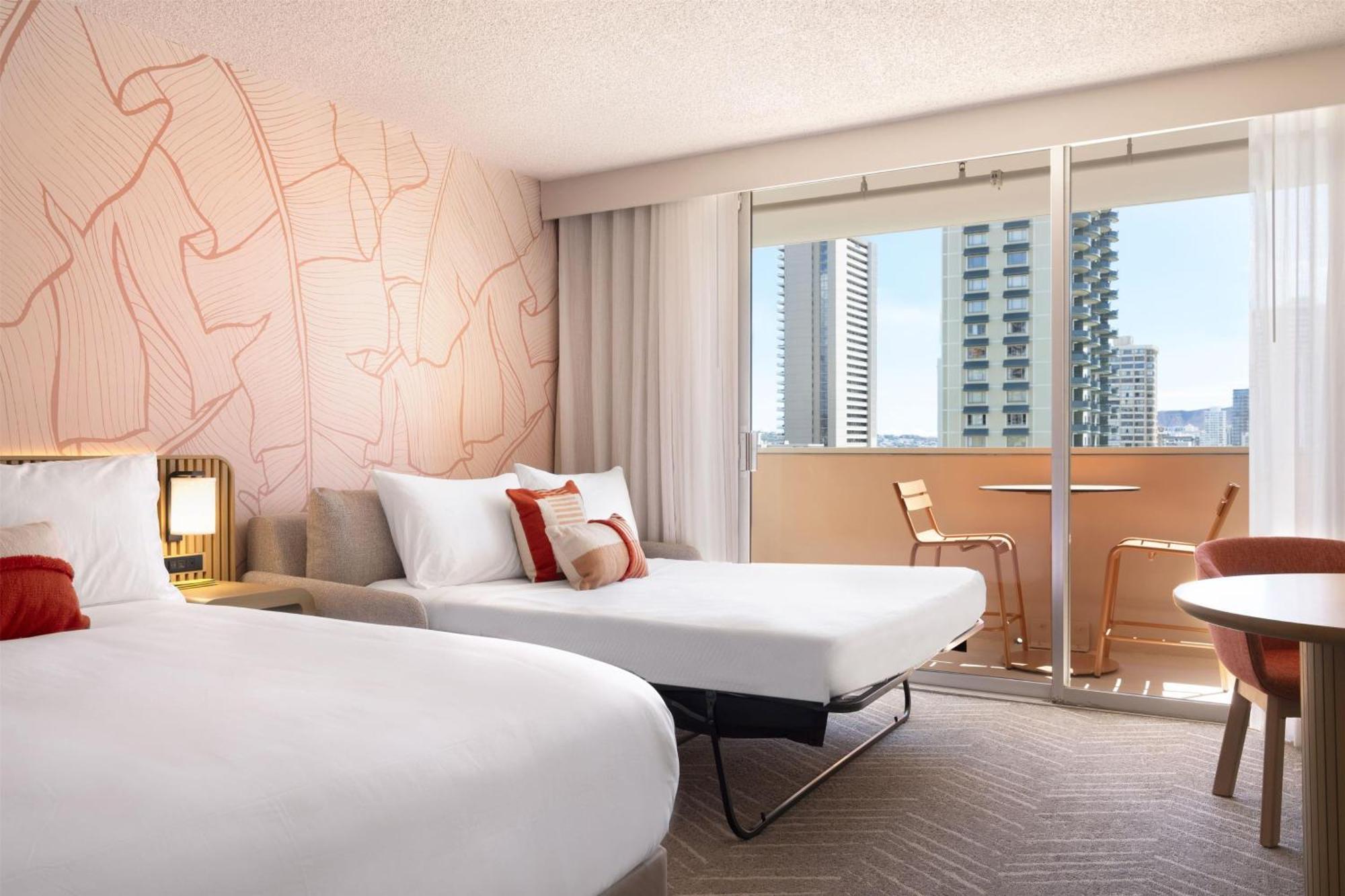 Romer Waikiki At The Ambassador